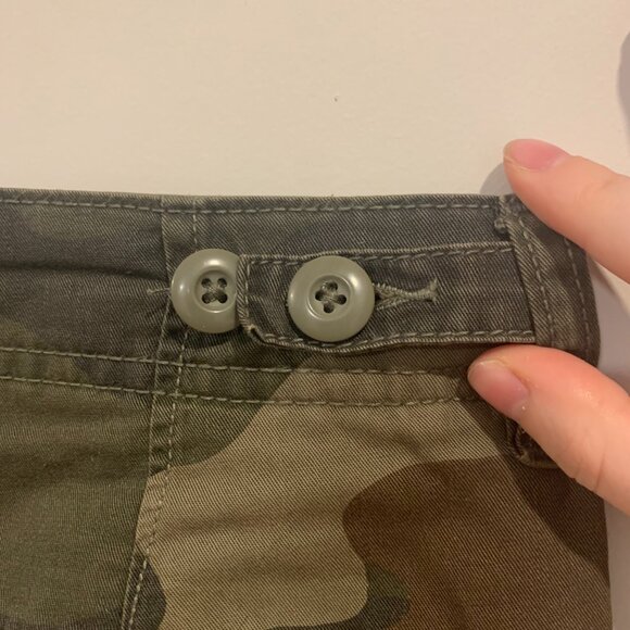 American Eagle Camo Baggy Cargo Pants - Picture 3 of 4